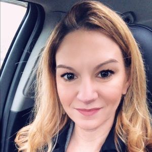 Meet your Posher, Holly